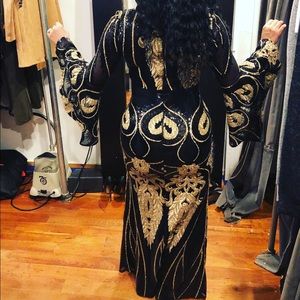 Beautiful sequined embroidered gown black/gold